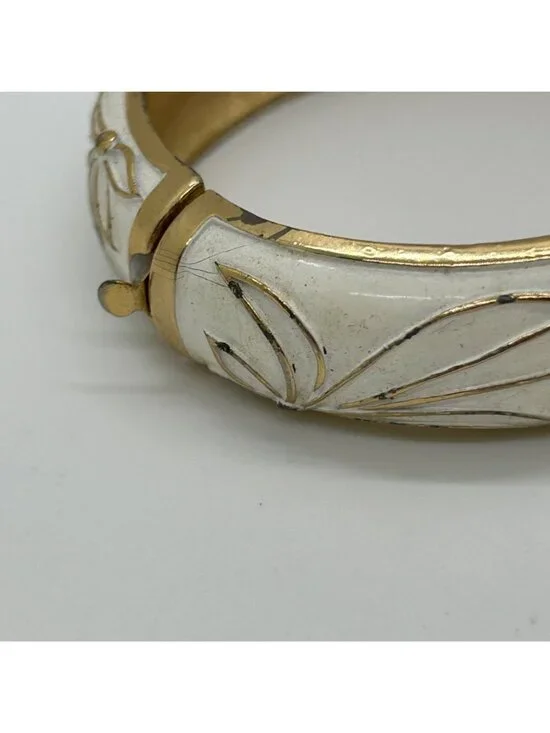 Vintage White Enamel Gold Tone Floral Hinged Bangle Clamper Bracelet Retro Flowe - Picture 10 of 12
